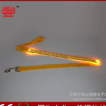 宠物狗发光绳怎么用的啊